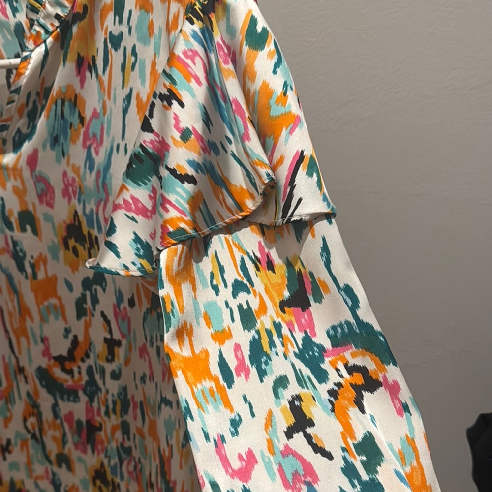 Multicolor Abstract Blouse - Picture 4 of 4